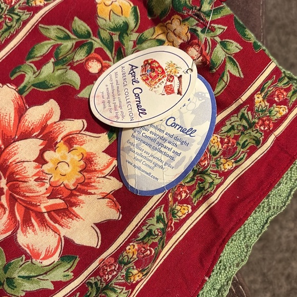 April Cornell Auburge Collection pillow covers 1 pair - Picture 4 of 7